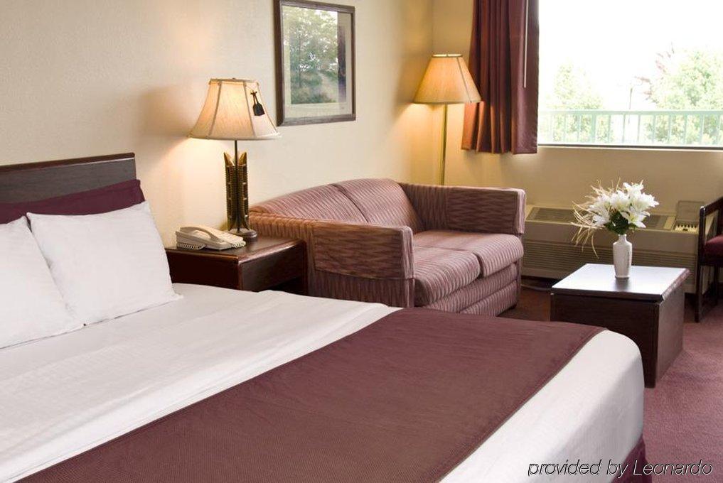 American Eagle Inn & Suites Бренсон Номер фото